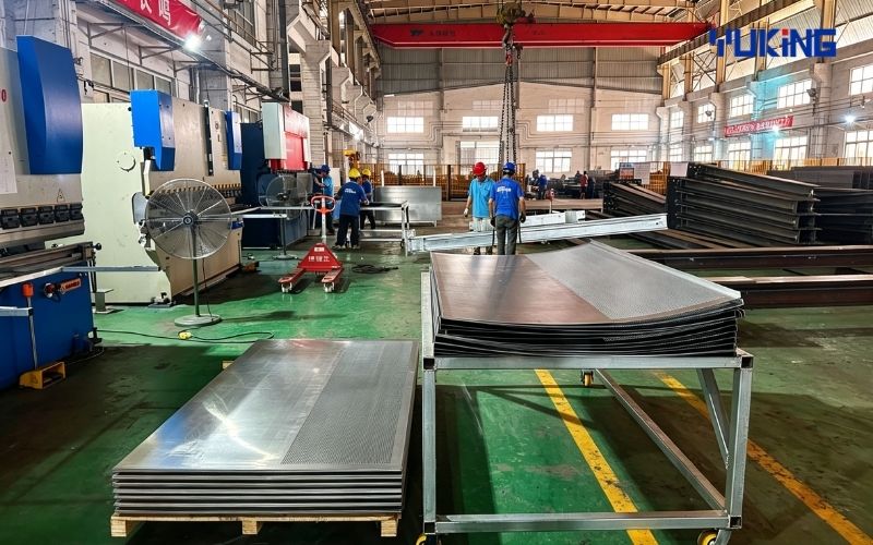 cnc bending workshop - yukings noise barrier & sound barrier manufacturer factory photo 08