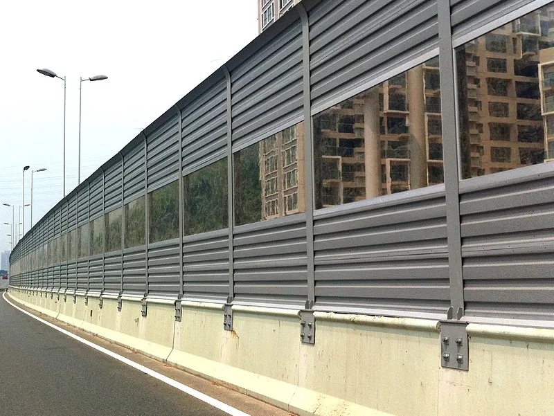 noise barrier reflective