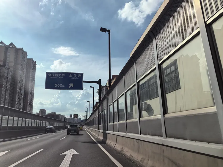noise barrier highway project