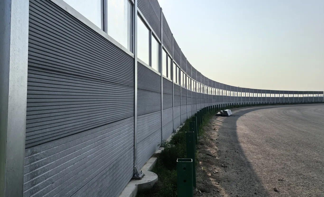noise barrier highway concrete